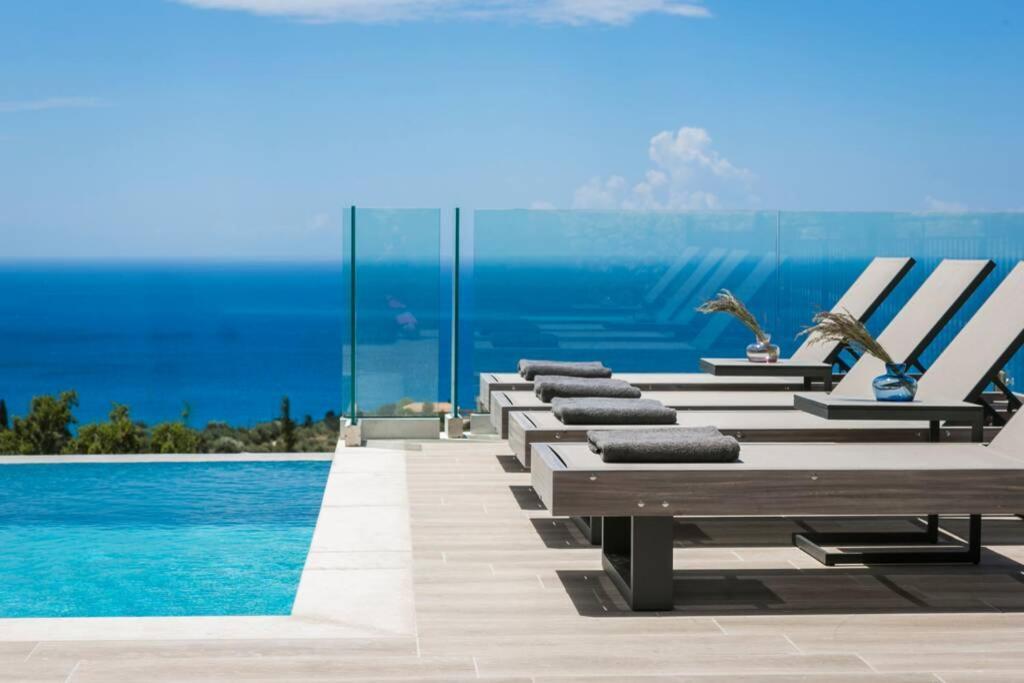 Color Villas-New Villa Green At Trapezaki With Private Pool Мусата Экстерьер фото